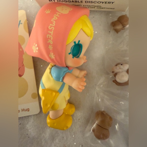 Pop Mart Baby Molly, My Huggable Discovery series, “A Little Hug” - Picture 6 of 10